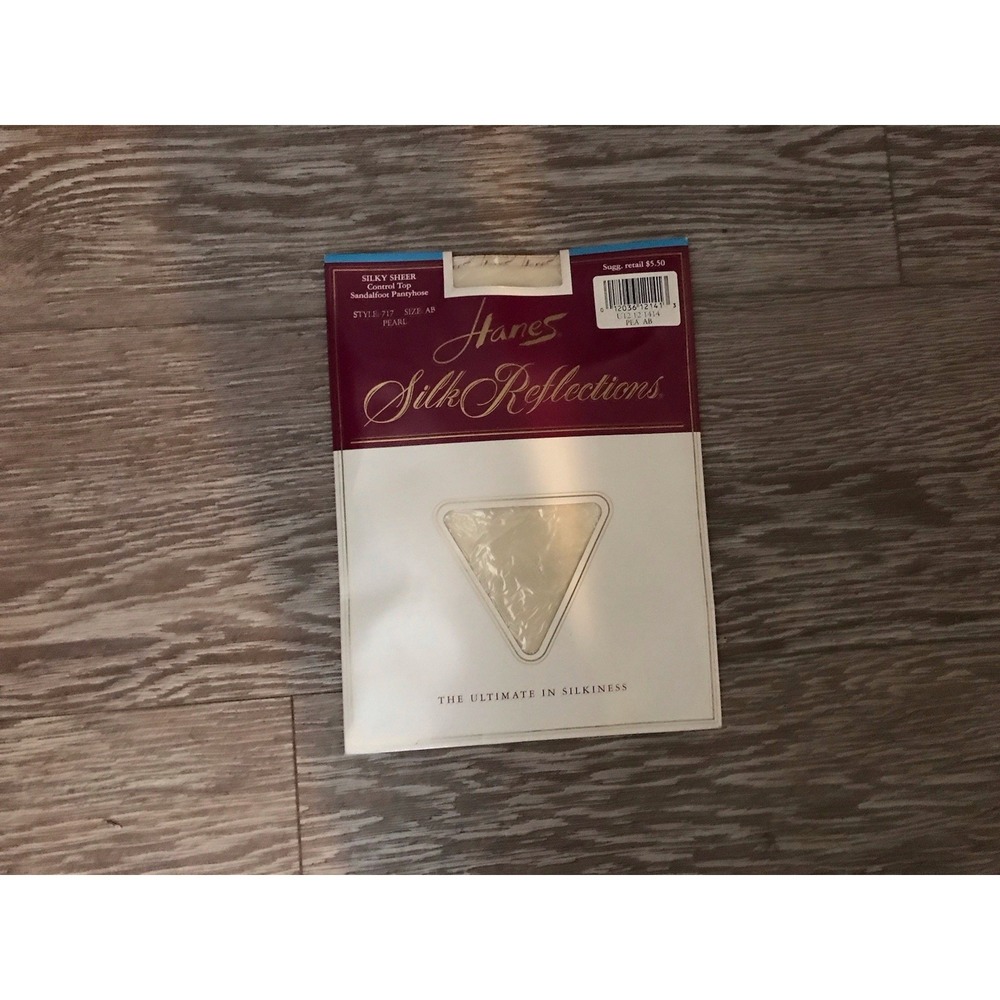 Hanes Silk Reflections Silky Sheer Control Top Pantyhose Style 717 Size AB Pearl